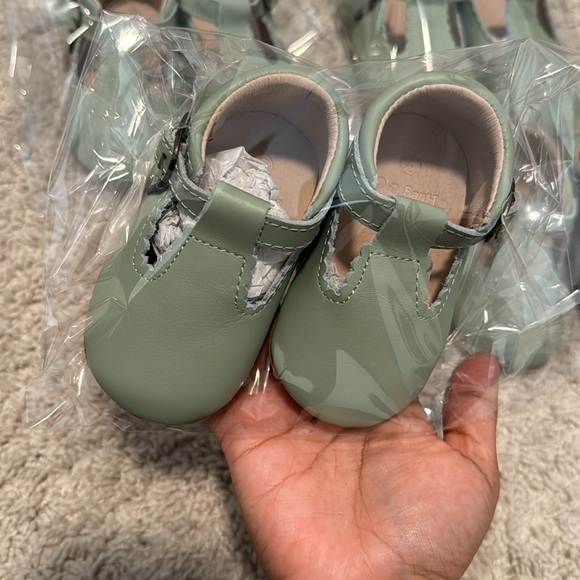 Riley & Co T-straps - Picture 5 of 11